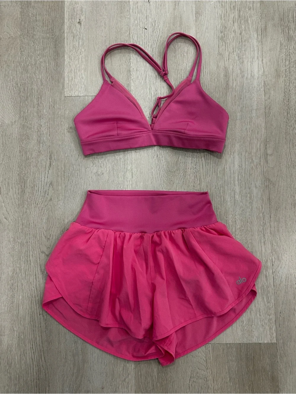 Paradise Pink Alo Yoga Gold Medal Airlift Layer Up Bra Workout Set
